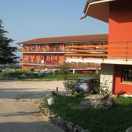 Hotel Belvedere Сан-Дзено-ди-Монтанья Экстерьер фото
