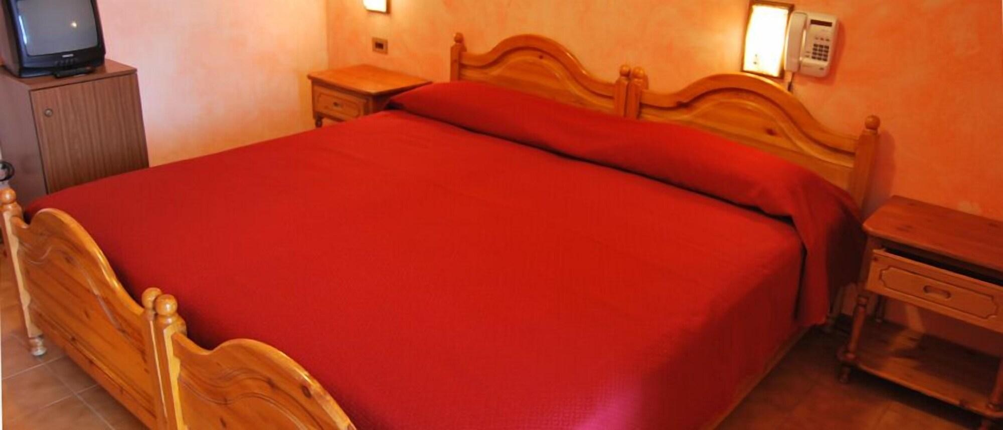 Hotel Belvedere Сан-Дзено-ди-Монтанья Экстерьер фото
