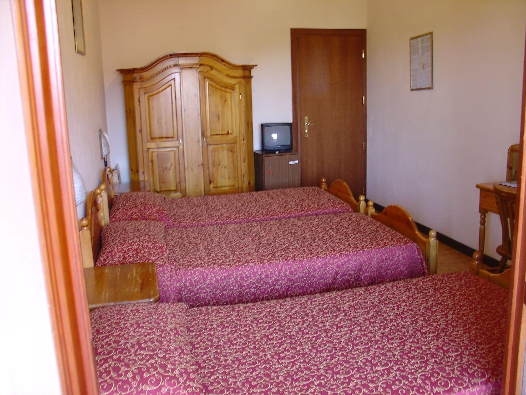 Hotel Belvedere Сан-Дзено-ди-Монтанья Экстерьер фото