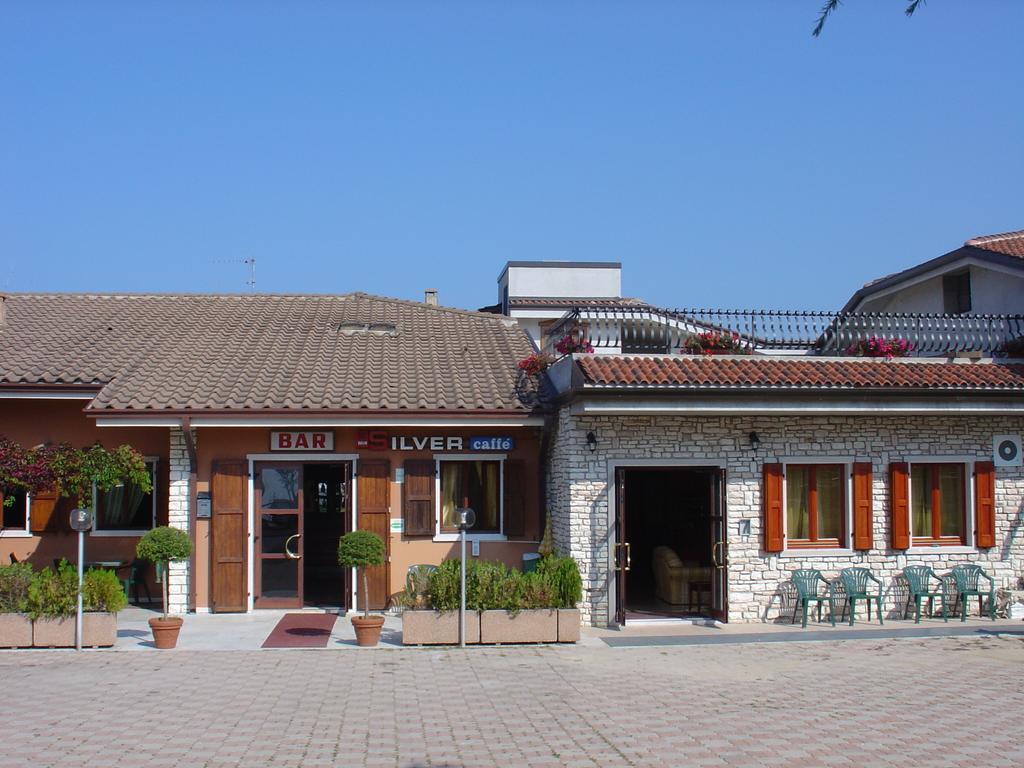 Hotel Belvedere Сан-Дзено-ди-Монтанья Экстерьер фото